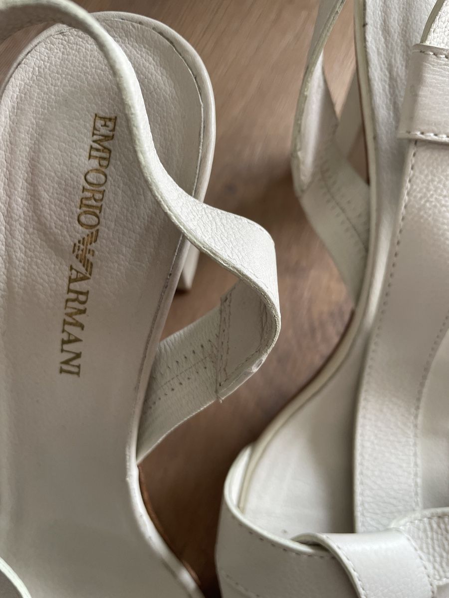 Armani Scarpe da donna: Armani Leather Summer Heels with Block Heel – Usato da Zürich venduto da muz_5h6k 1