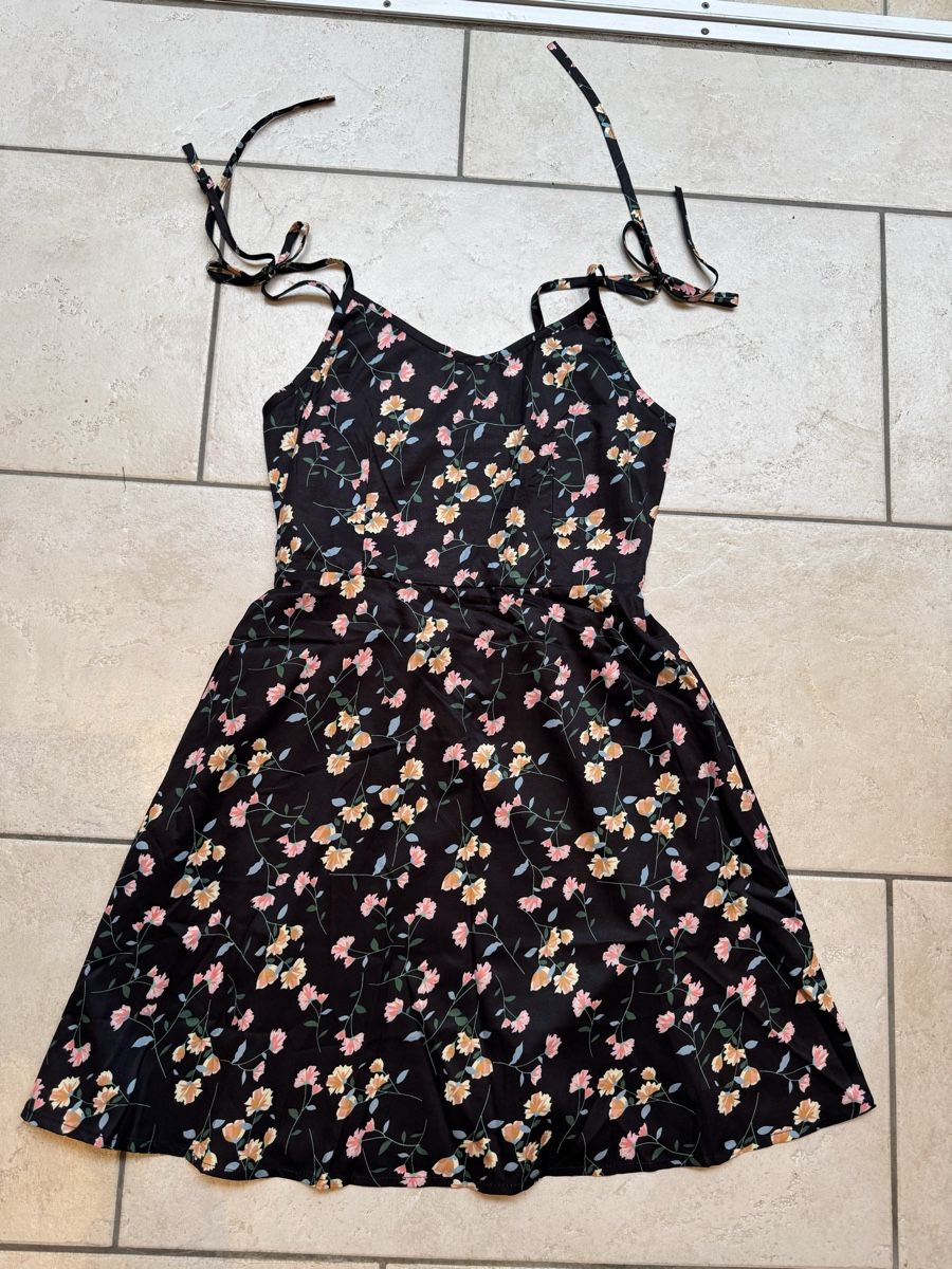 Lotti di vestiti: 4 Sommerkleider Gr. S   NEU – Nuovo (secondo la descrizione) da Thun venduto da Pfausi1966 1