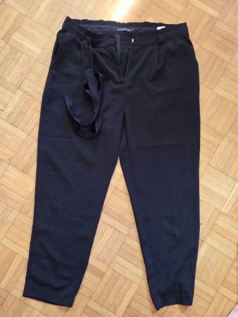 Schicke Stoffhose mit Gürtel, schwarz, Gr. XL, neuwertig!