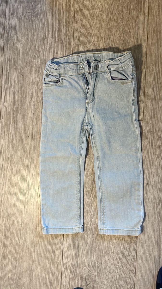 Jacadi Pantaloni: Jacadi Light Blue Jeans, Size 24m/88 – Usato da Zürich venduto da ThePicker