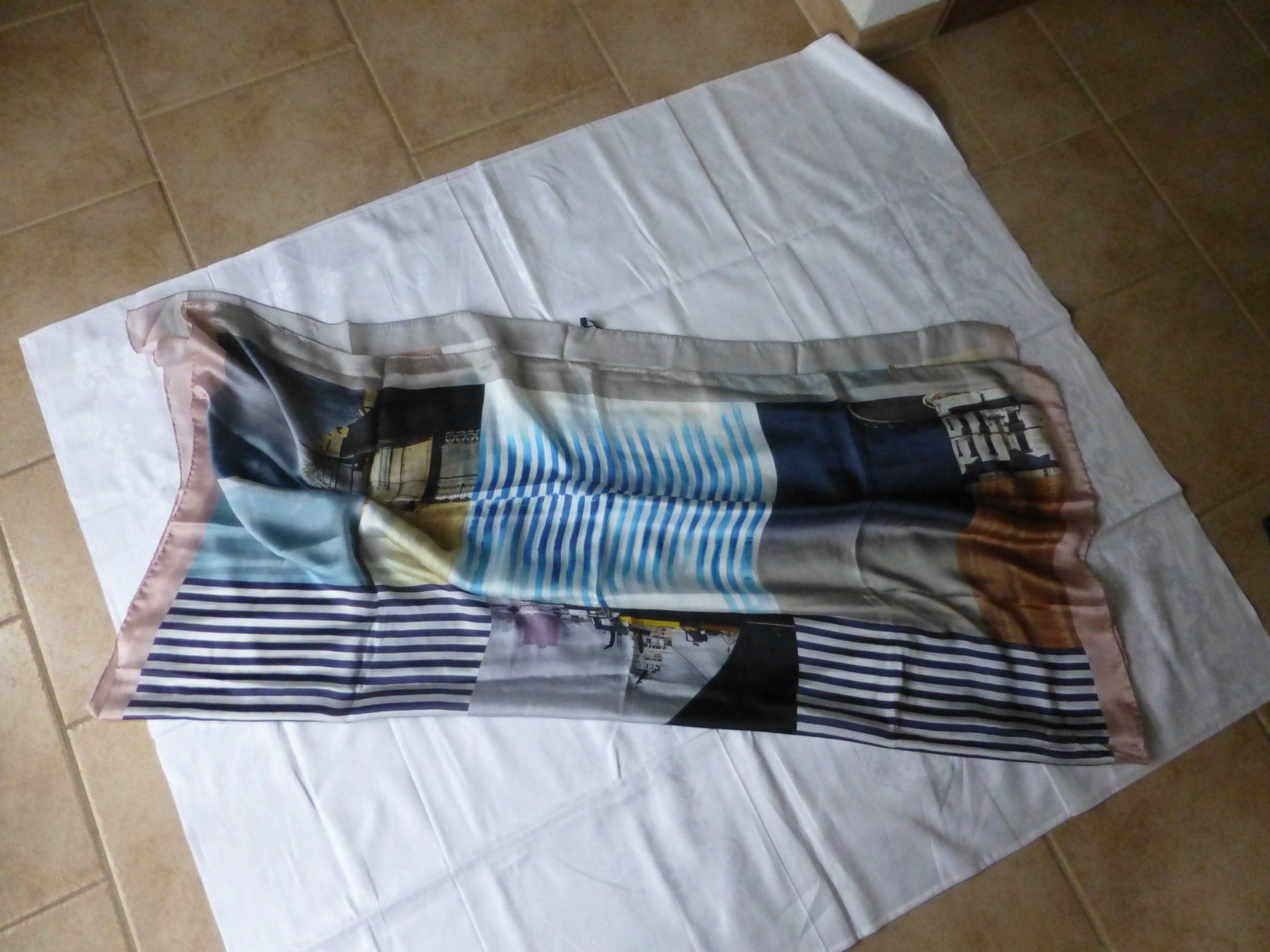 Marc Cain Foulard & Sciarpe: Foulard echte Seide von Marc Cain – Usato da Würenlingen venduto da drago56
