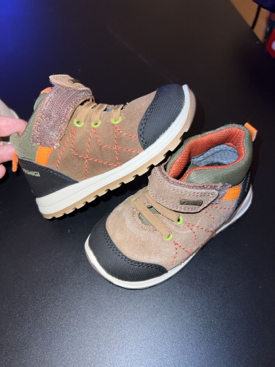 Scarpe per ragazzi: 4x Kinderschuhe Gr. 23 – Usato da Adliswil venduto da sch_pl69 1