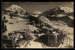 AK Leysin, Hôtel du Chamois, village et montagnes enneigés