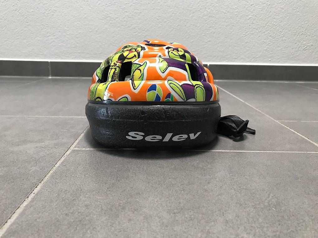 Helme: Casco ? bambina o bambino marca Selev – Gebraucht aus Monte Carasso von Salvia71 2