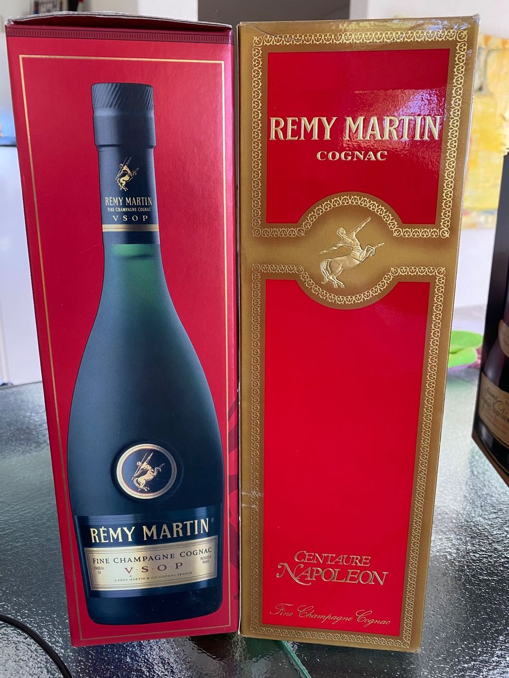 Rémy Martin Bevande alcoliche: 2 sehr alte Flaschen Cognac – Nuovo e nell'imballaggio originale da Grossaffoltern venduto da datsun49