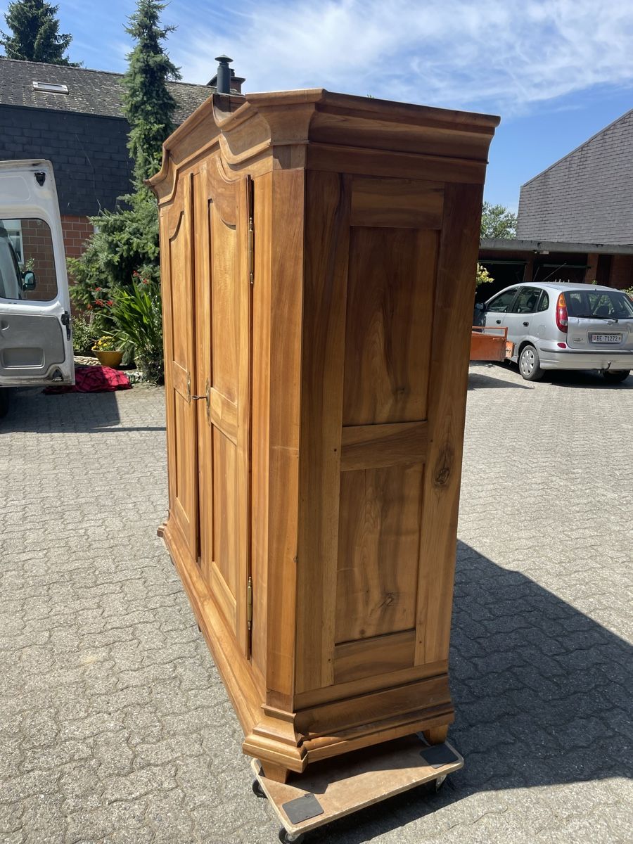 Armadi: Antike Schrank aus Nussbaum ca. 1821 – Usato da Biel/Bienne venduto da Fluse 5