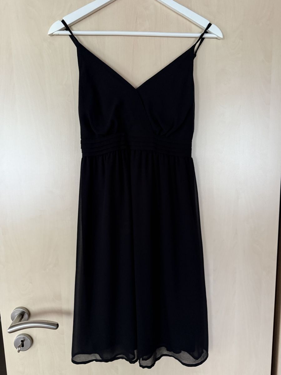 H&M Vestiti: Elegantes Schwarzes Kleid – Nuovo (secondo la descrizione) da Mümliswil venduto da eliaane