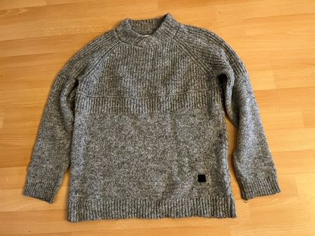 Pullover Zara Gr.140