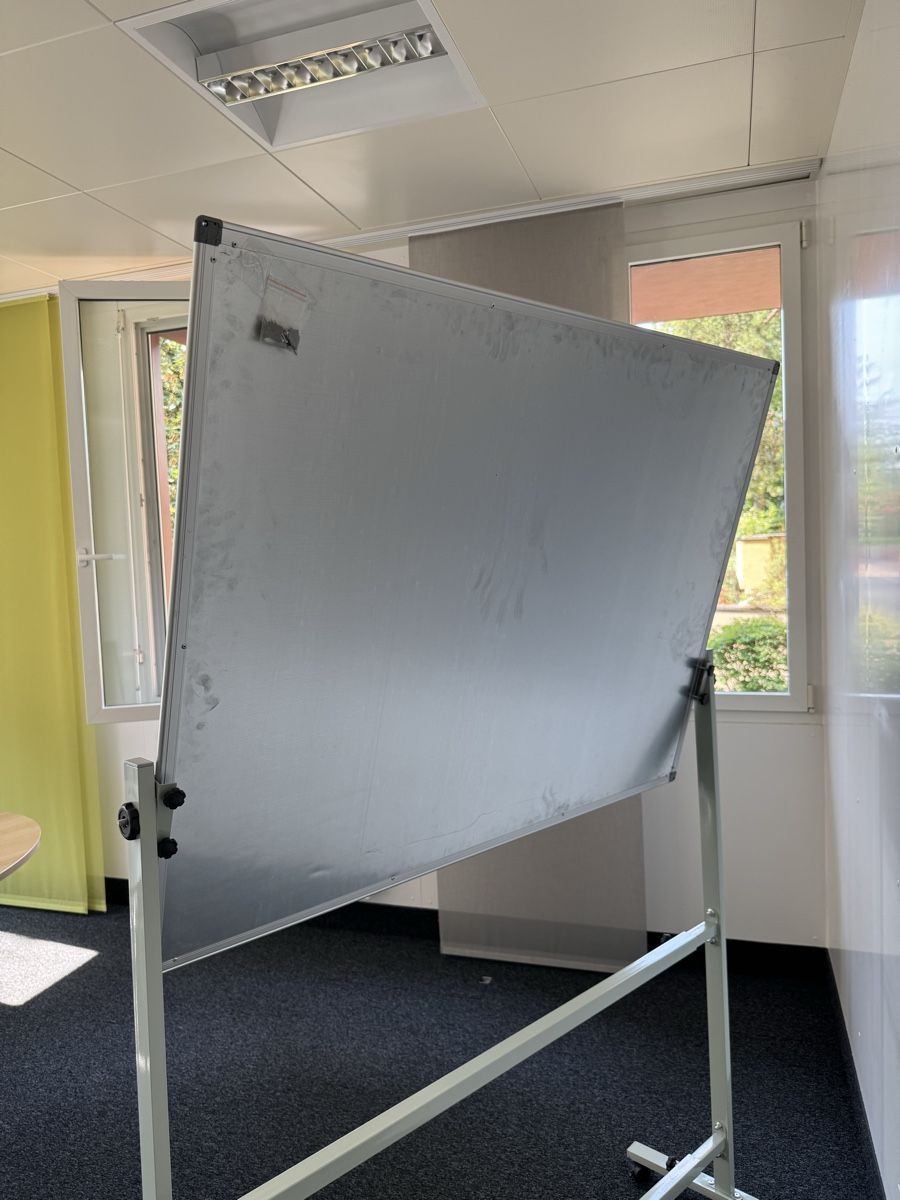 Lavagne: Whiteboard auf Rollen - magnetisch, höhenverstellbar – Usato da Zürich venduto da Egsakt 2