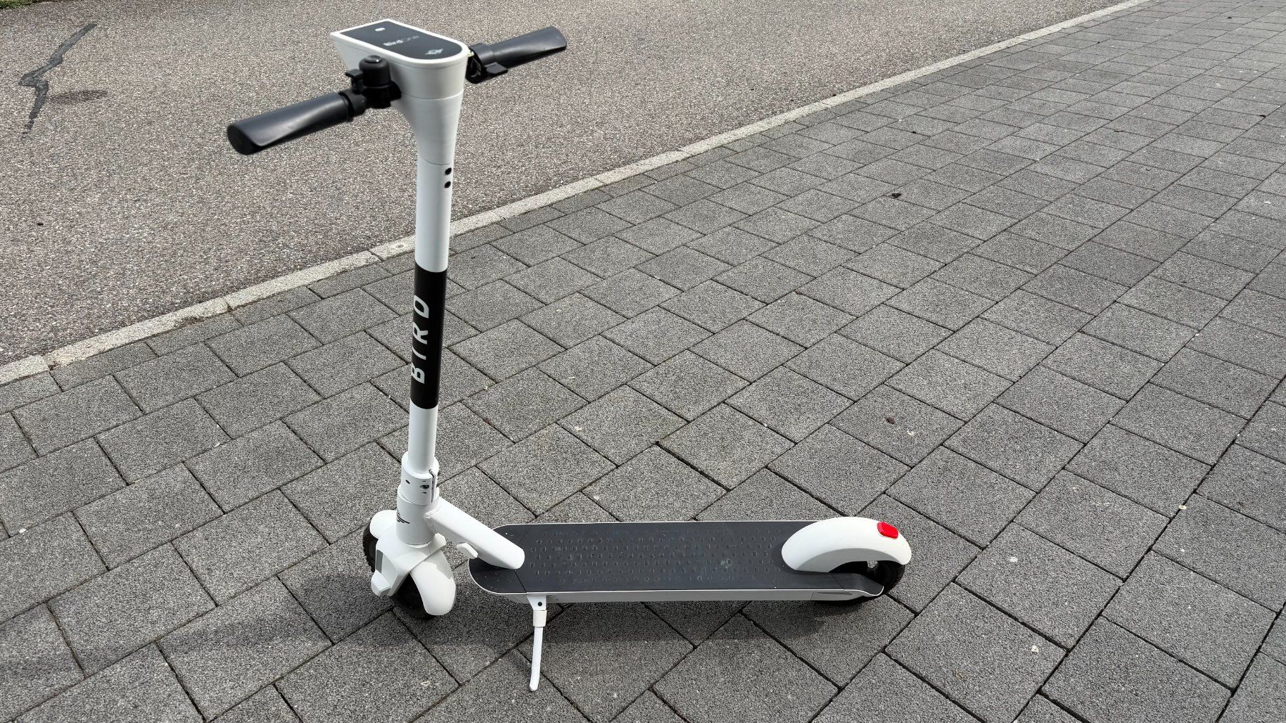 Kickboard: Bird One E-Scooter – Usato da Büron venduto da Paba