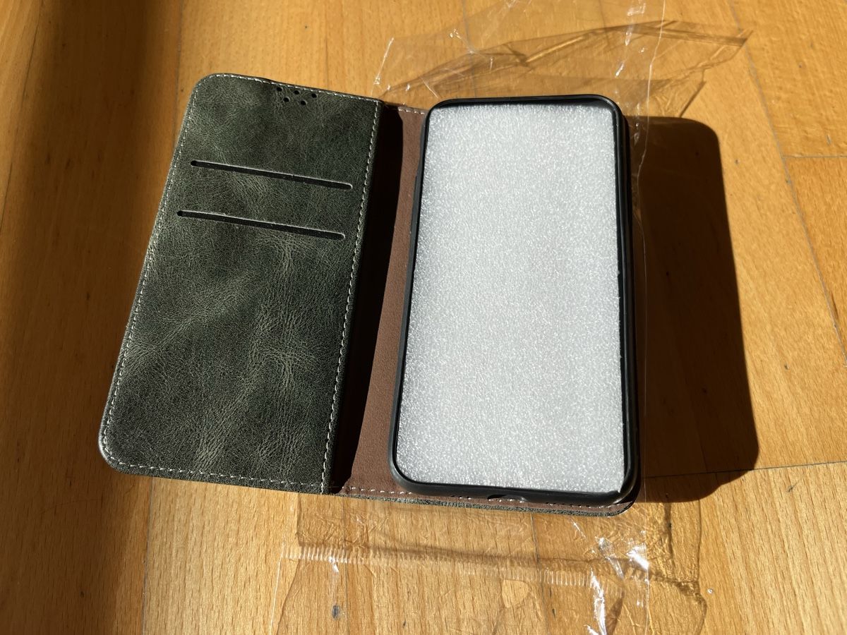 Apple Cover & Protezioni schermo: Echtlederhülle iPhone 8 Neu – Nuovo e nell'imballaggio originale da Luzern venduto da Mobahn_Schwarzenberg