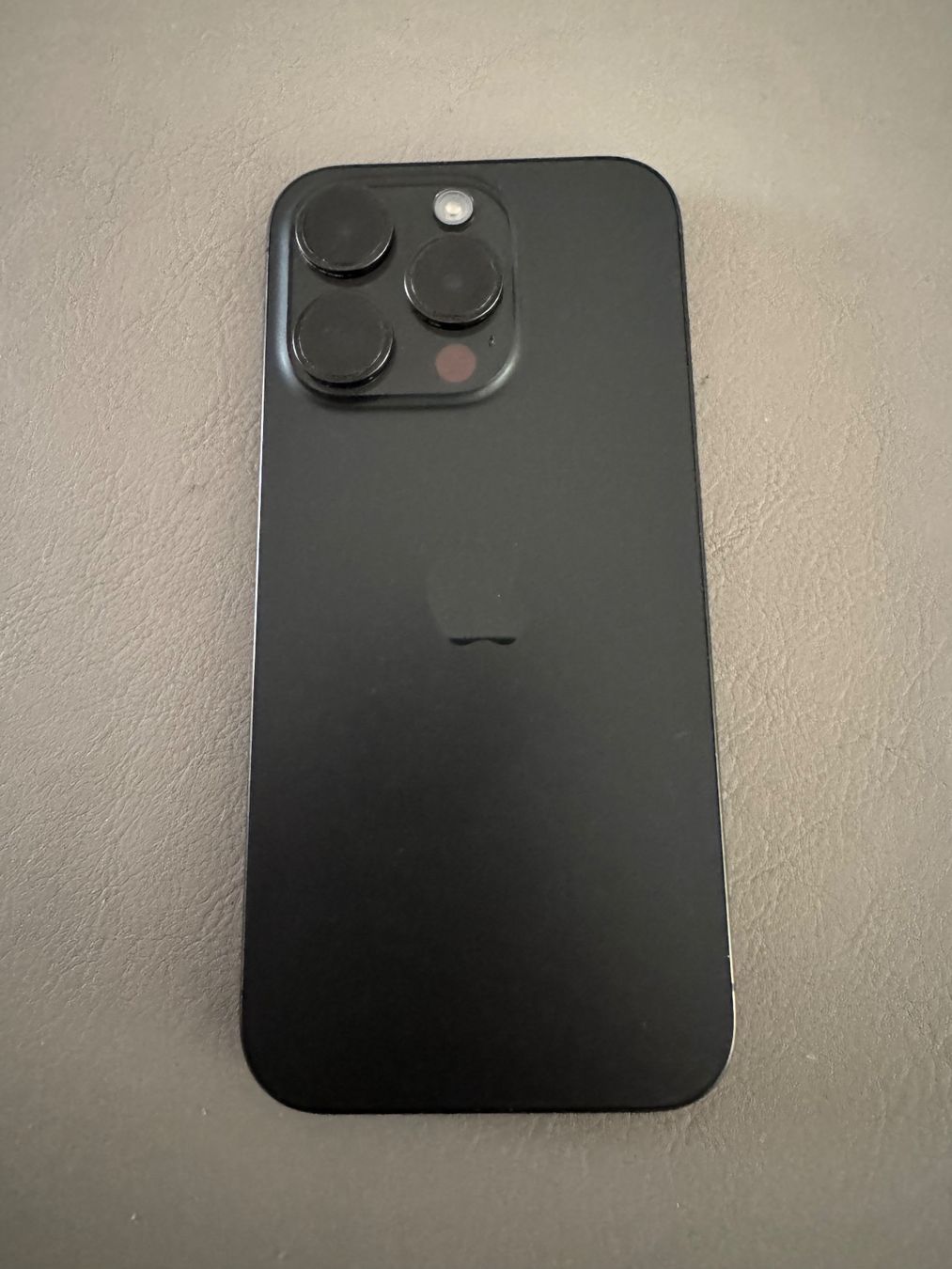 Apple Handys / Smartphones: iPhone 15 Pro – Defekt aus Adliswil von Busys 1
