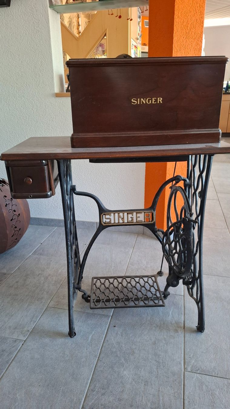Singer Macchine da cucire: Singer Nähmaschine 1923 – Usato da Brünisried venduto da san_74_bu