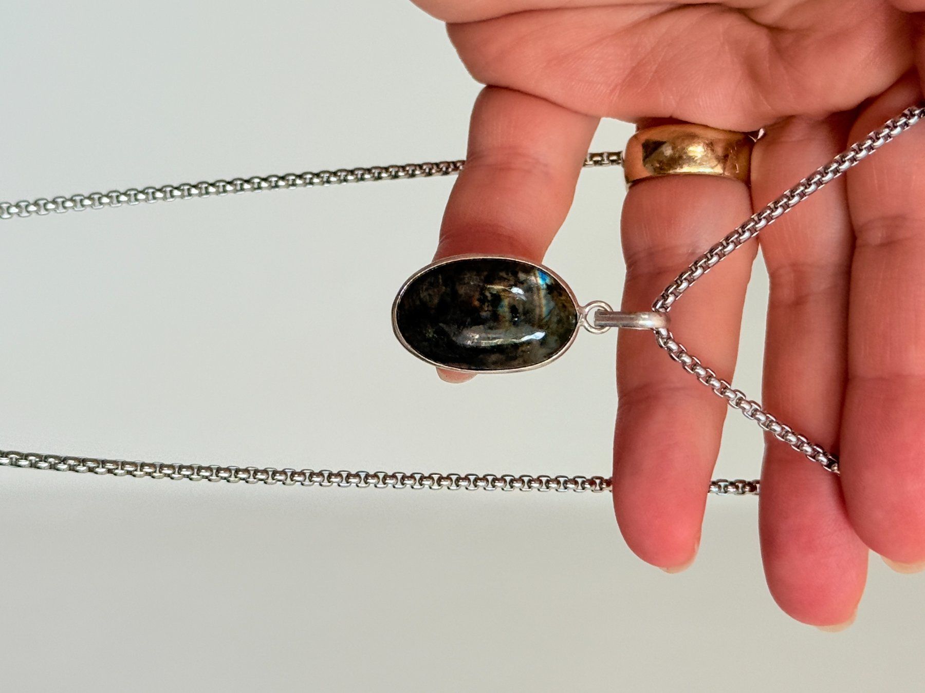 Catenine: Fashionable labradorite necklace – Nuovo e nell'imballaggio originale da Genève venduto da AGBERG 2