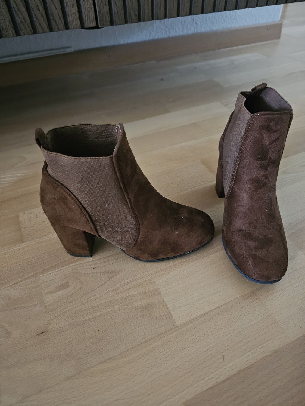 Scarpe da donna: Braune Stiefeletten Gr. 36 – Nuovo (secondo la descrizione) da Zürich venduto da -iwan-