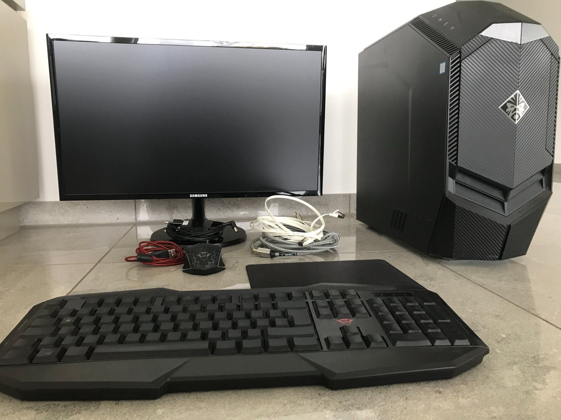 PC: HP OMEN 880 Gaming-PC Setup | Intel i5 | 16GB RAM – Usato da Sirnach venduto da rfe_yx6v 2