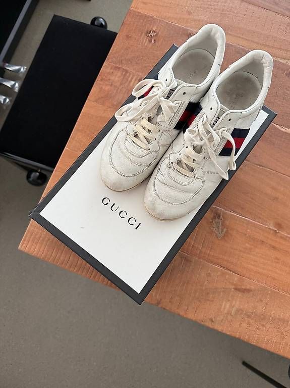 Gucci Chaussures hommes: Gucci Ledersneakers, Grösse 39 – D'occasion à Basel par Mariaberi 1
