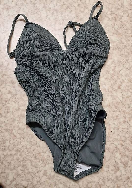 Badekleider & Bikinis: Badeanzug 34 NEU mit Etiketten – Neu und originalverpackt aus Seftigen von G00 2