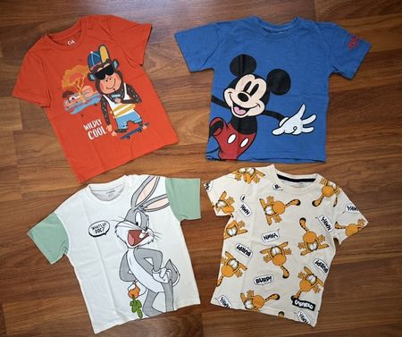 11 Stk Jungen T-Shirts / Grösse 98 - sehr guter Zustand