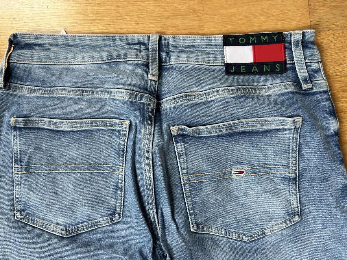Tommy Hilfiger Jeans: Jeans Tommy sans ourlet – Usato da Daillens venduto da guisepa 4