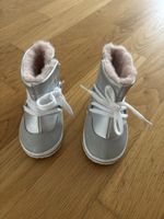 Baby Stiefeli Gr. 18/19 warm gefüttert, Silber, Neuwertig