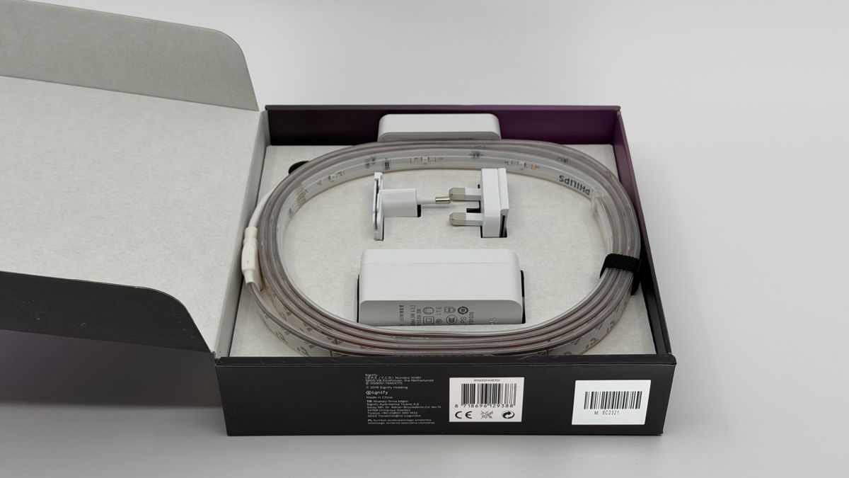 Philips Guirlandes lumineuses: Philips Hue Lightstrip Plus 2m – Neuf avec emballage d'origine à Lüchingen par phlanlab 1