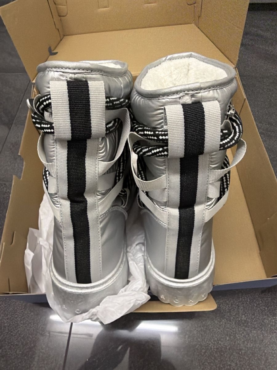 Damenschuhe: Roxy Winterschuhe Silber Grösse 39 neuwertig – Neu und originalverpackt aus Wollerau von Rau08 2