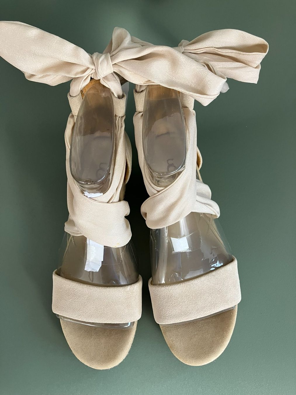 Ugg Chaussures femmes: UGG Sandalen mit Keilabsatz Gr.38 – D'occasion à Laupen ZH par kar_lfz6 3