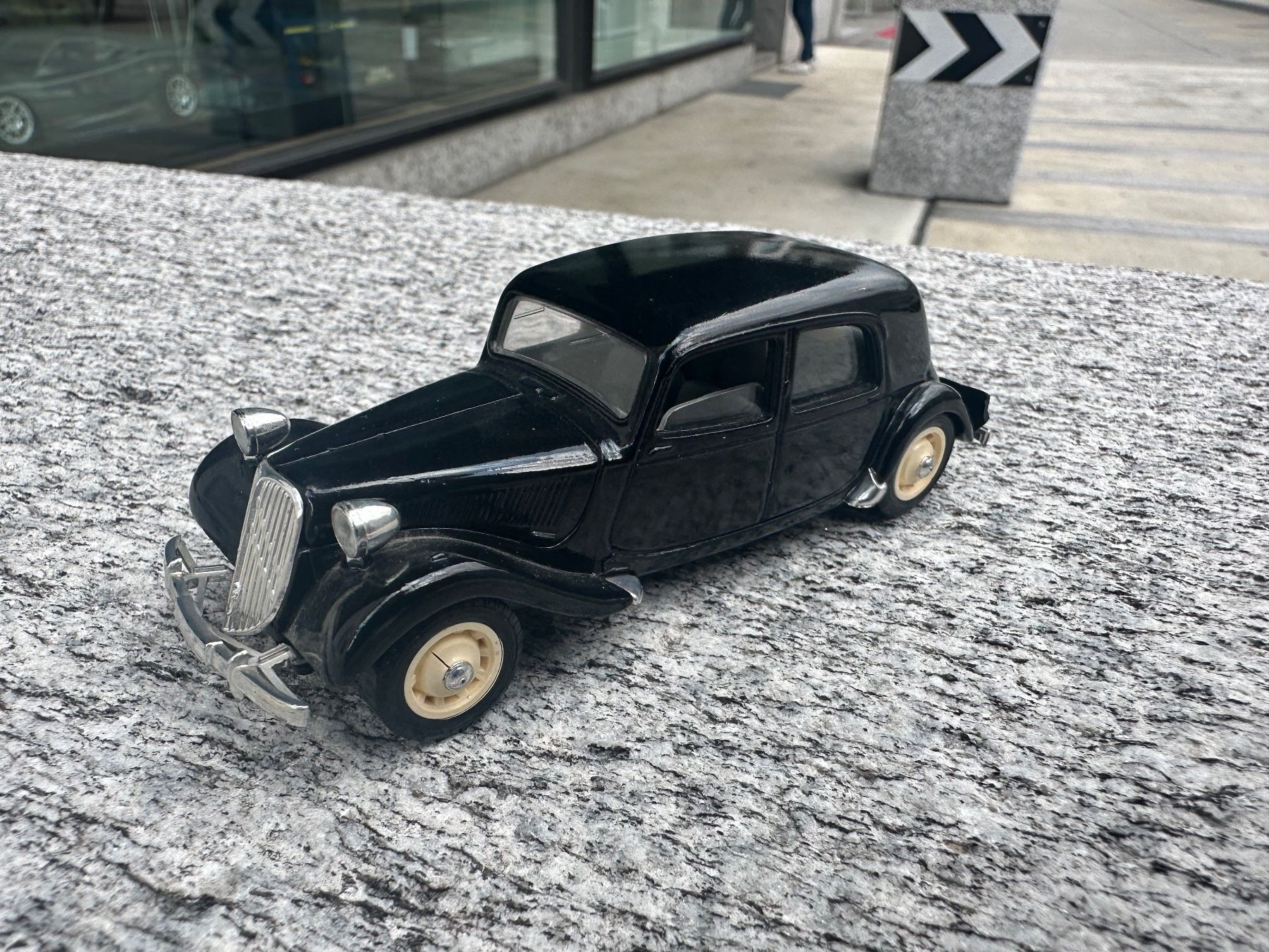 Kit di modellismo & Modellini statici: Solido 1:43 Citroen 15 six 1939 – Nuovo (secondo la descrizione) da Chiasso venduto da Carrara-Modellismo 1