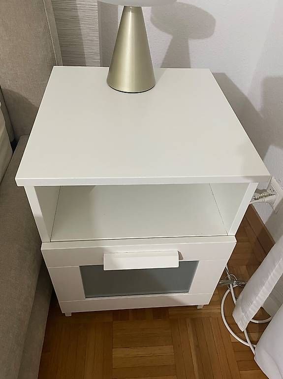 Ikea Comodini: Table de nuit, chevet IKEA Brimnes – Usato da Neuchâtel venduto da NCHOU