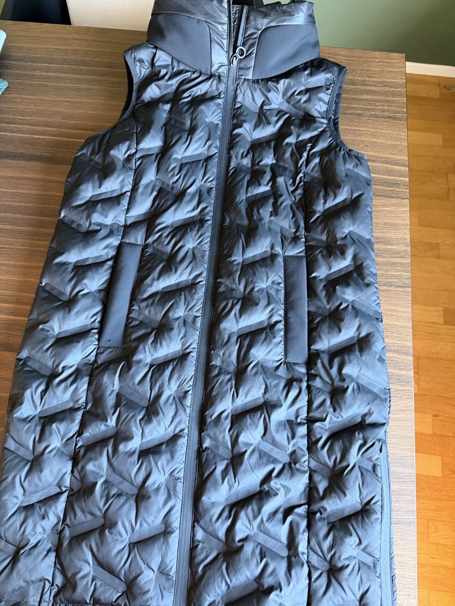S.Oliver Cappotti: s.Oliver Steppweste Damen Gr. 36 schwarz – Nuovo (secondo la descrizione) da Sursee venduto da ste_zr96