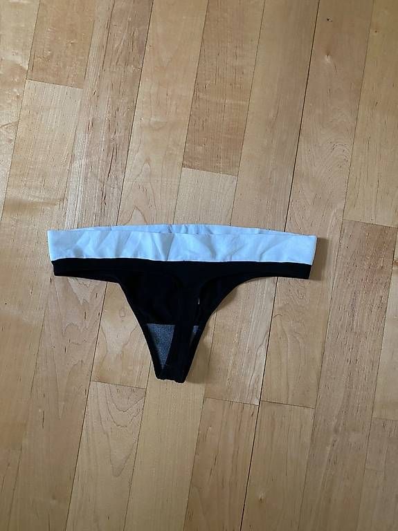 Altra biancheria intima: String von Viktoria Secret Gr. M – Usato da Zürich venduto da Belle_Idee 2