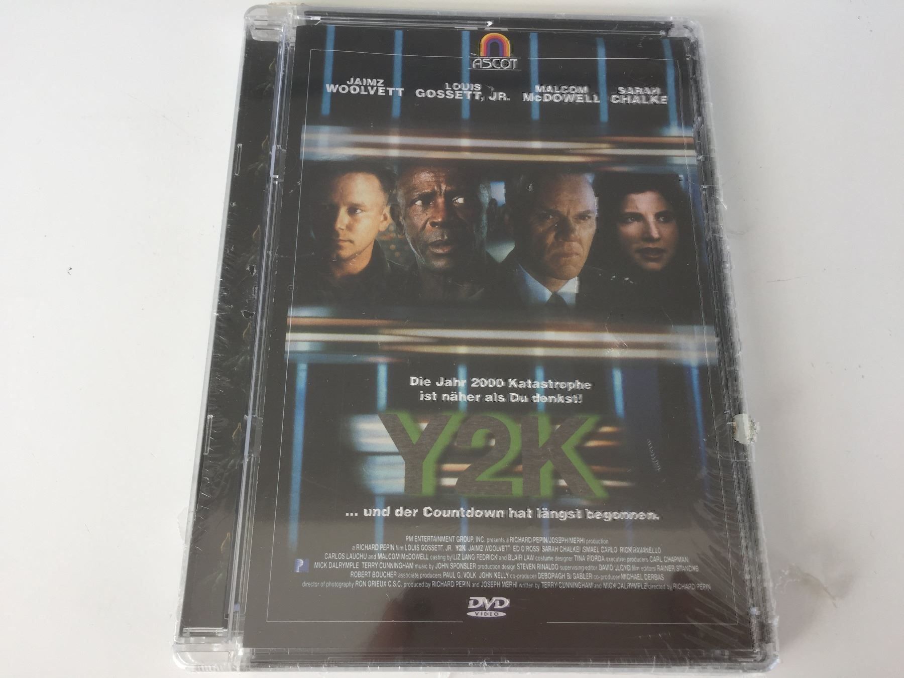 Tous les DVDs: Y2K  und der Countdown hat längst begon – Neuf avec emballage d'origine à Rüti ZH par alumedien