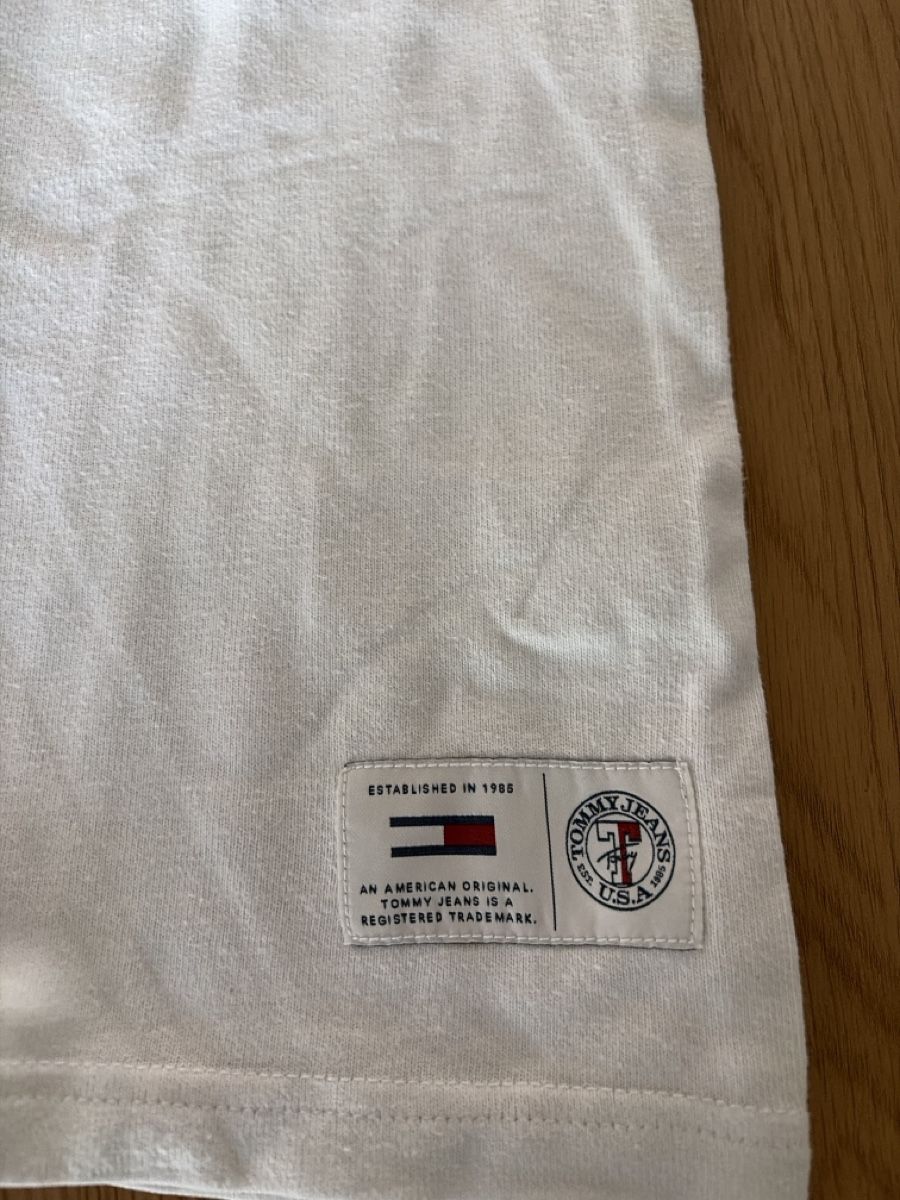 Tommy Hilfiger T-shirt: Tommy Jeans T-Shirt Gr.M – Usato da Schöftland venduto da nevio74 1