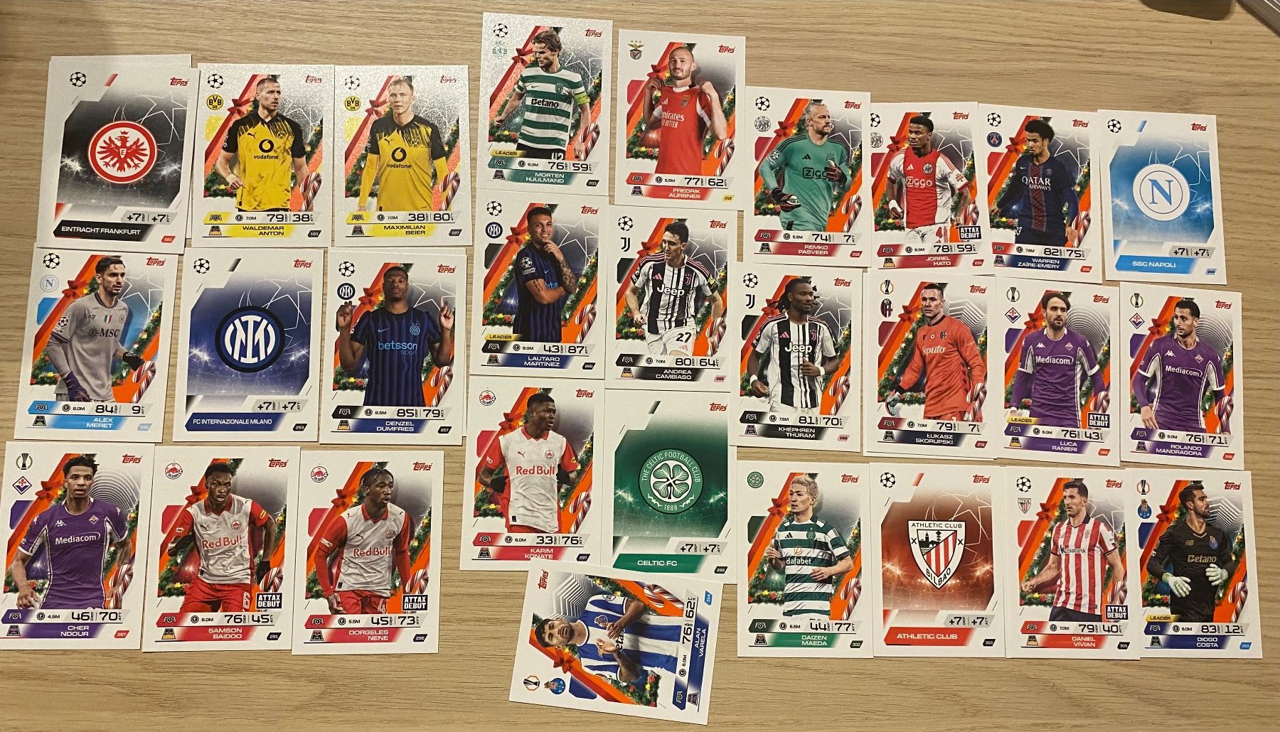 Topps Carte collezionabili: Topps Match Attax 25/26 Festive Parallel 75 Karten – Nuovo (secondo la descrizione) da Zürich venduto da BVBWINNER 1