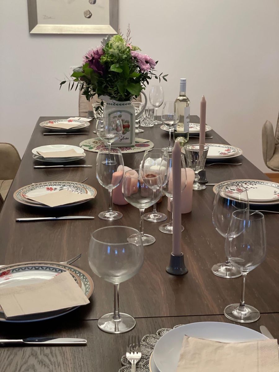 Tavoli: Extendable Oak & Iron Dining Table and 8 chairs – Usato da Kilchberg ZH venduto da ish_8xyw 3