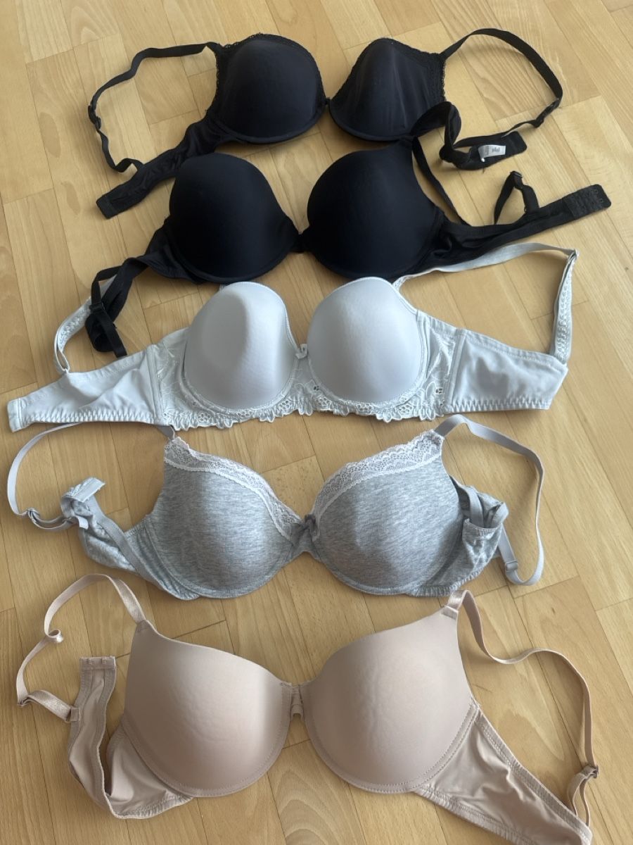Sonstige Unterwäsche: Damen BHs 5er Set 85C, teils neu – Gebraucht aus Abtwil SG von ale2002
