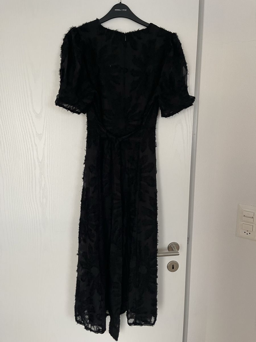 Shein Vestiti: Elegantes, schwarzes Kleid mit Blumenmuster, Grösse 36 – Usato da Bremgarten AG venduto da arl_8nbf 2