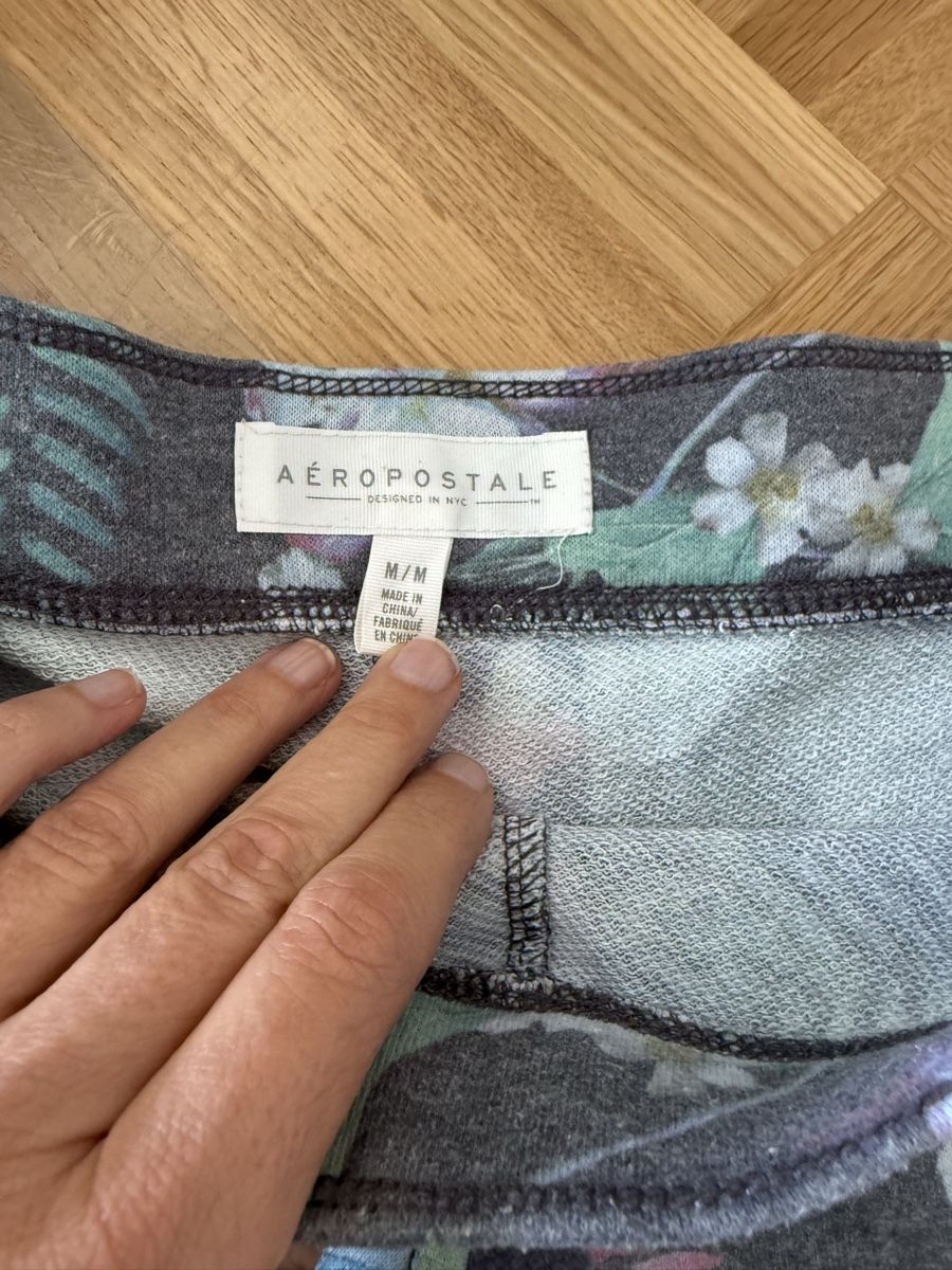 Pantaloni: Aeropostale Shorts Blumenmuster M/M – Usato da Thun venduto da tahari 1