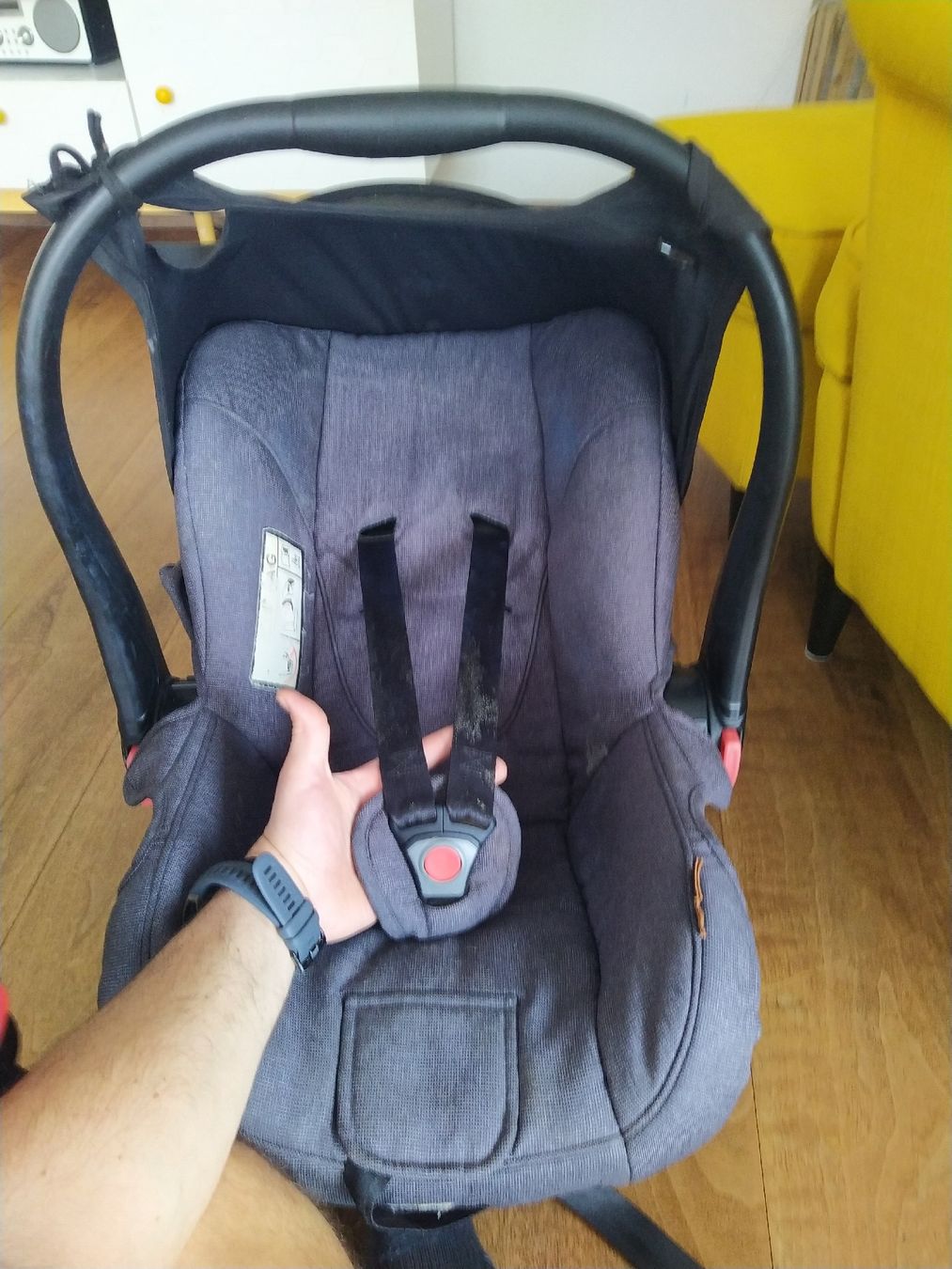 ABC Design Seggiolini per auto: Isofix Basisstation und babyschale  abc design samba 4 – Usato da Brienz BE venduto da TochtersSparschwein 4
