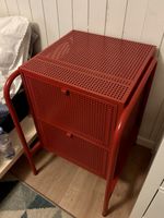 rote IKEA nikkeby Nachttisch
