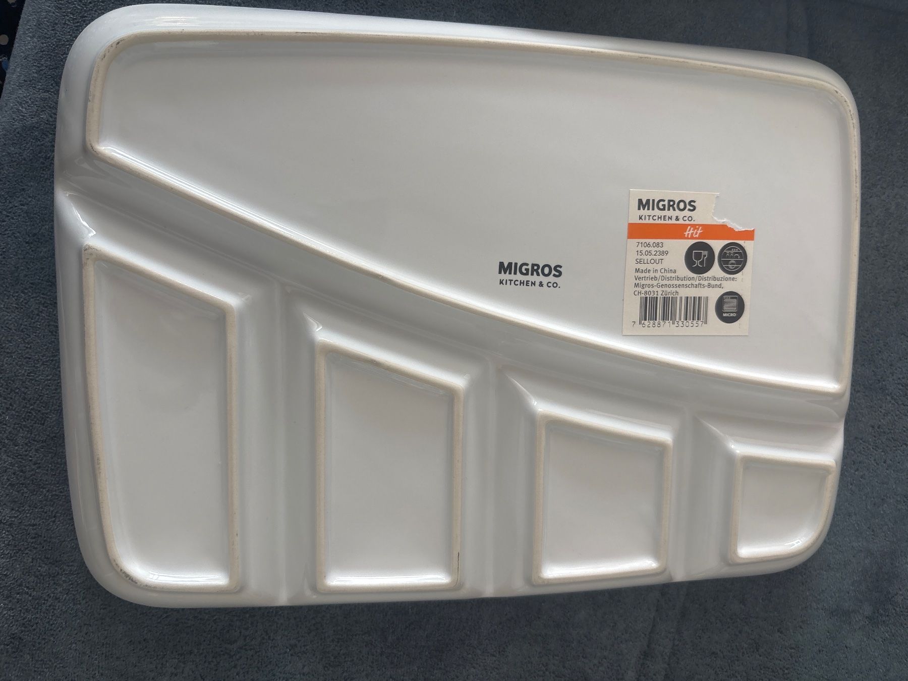 Migros Plateaux: Servierteller Migros Kitchen & Co weiss gebraucht – D'occasion à Wallisellen par ASZT 1