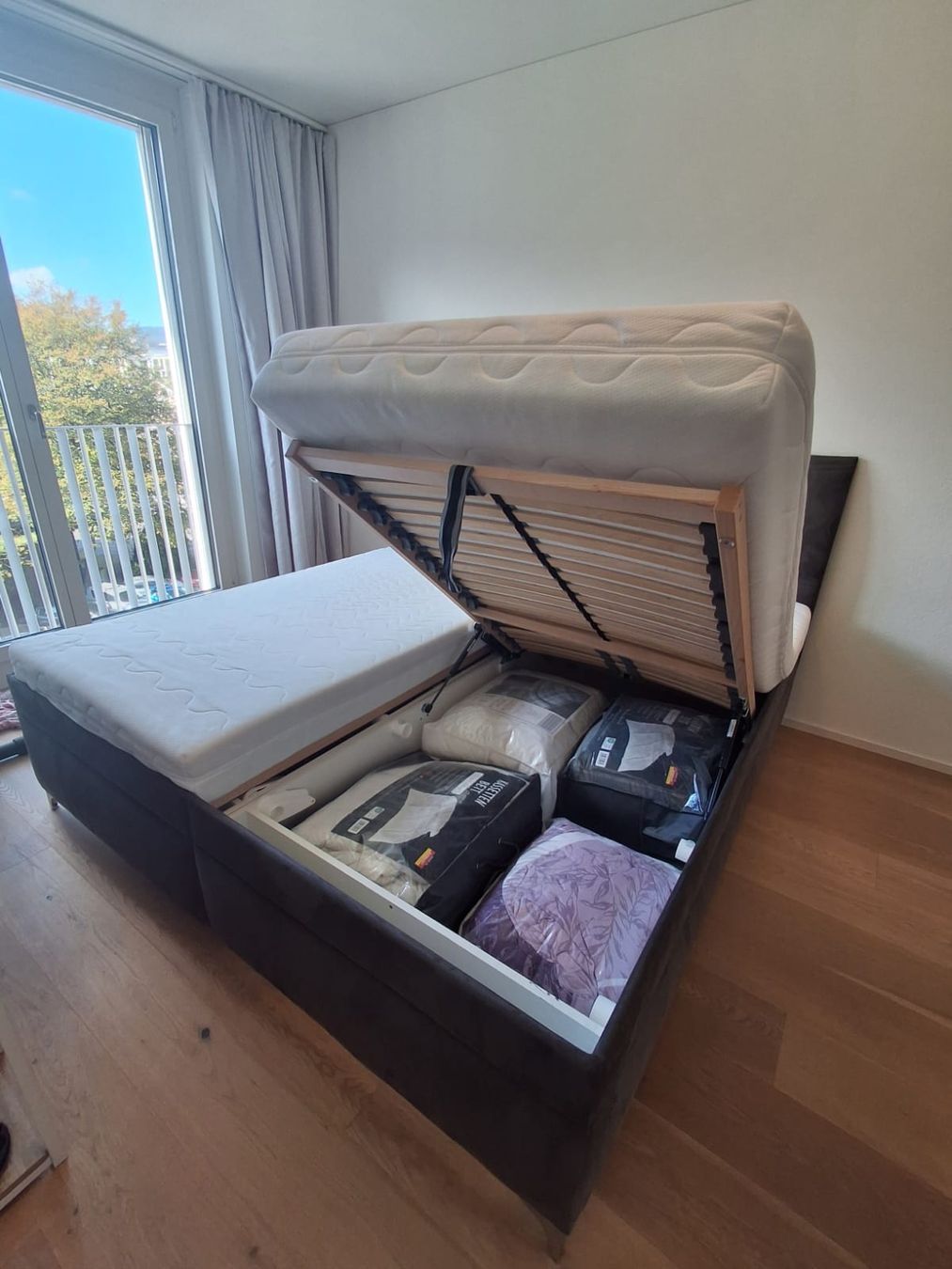 Letti: Double Bed with Headboard & Mattress (Höffner) – Usato da Horw venduto da jon_g9bq 2