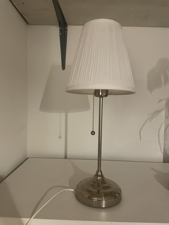 Lampe Ikea weiss mit Glühbirne Kaufen auf Ricardo