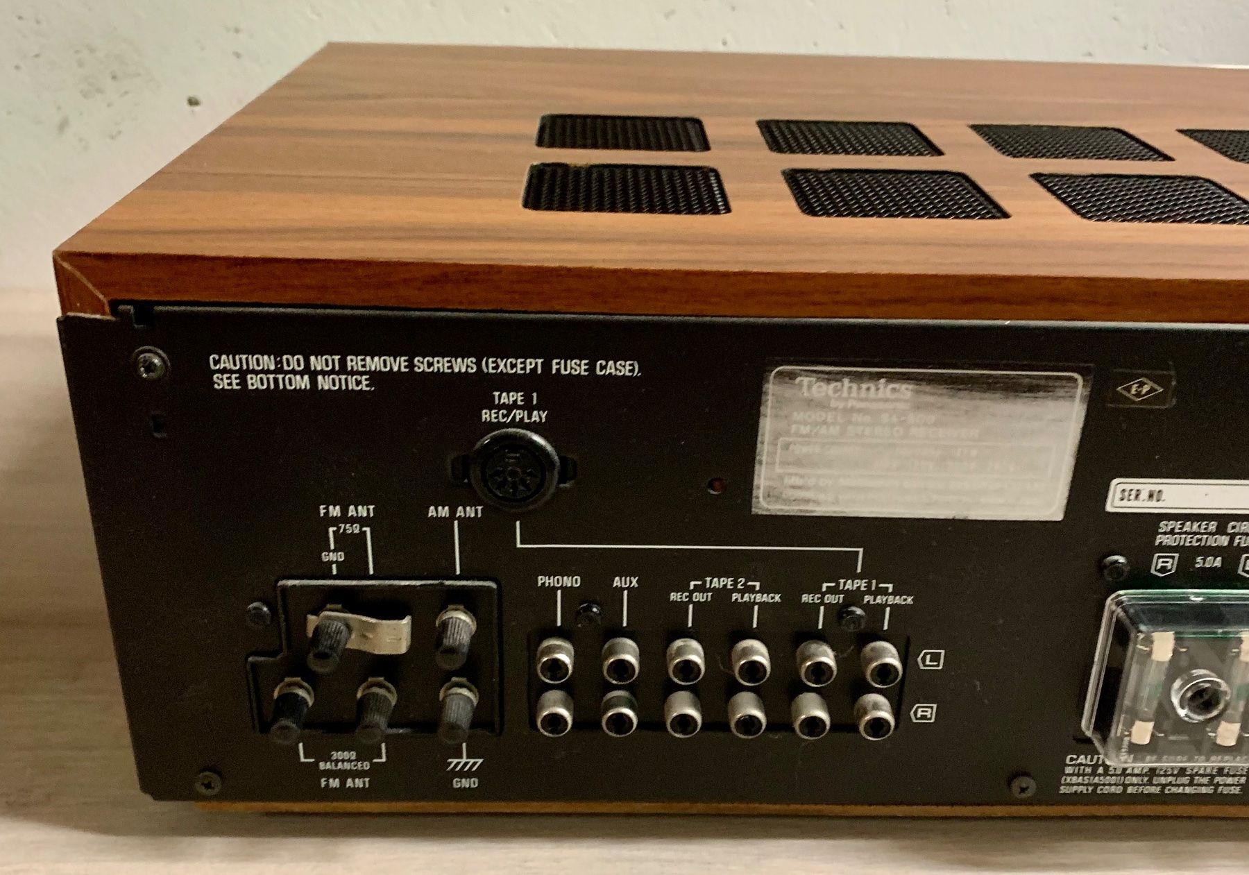 Ecualizador moderno o vintage Vintage-receiver-technics-sa-500