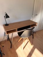 Schreibtisch Holz mit Stuhl und Lampe guter Zustand