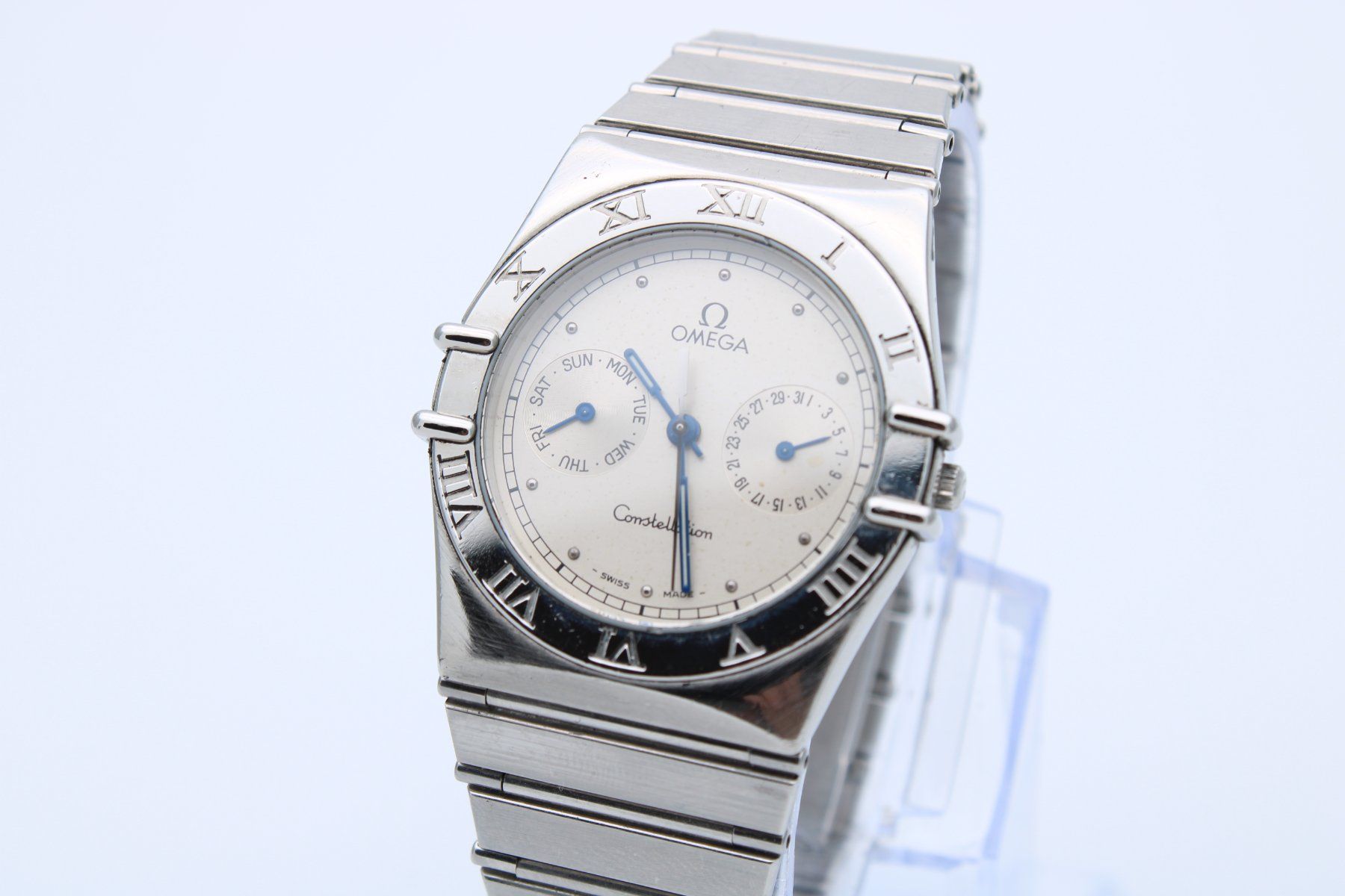 Omega Orologi: Omega Constellation Manhattan Month-Date Stahl ref. 3961070 – Usato da Brüttisellen venduto da Alphawatch