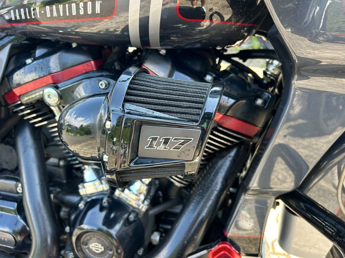 Harley-Davidson Touring: Harley Davidson Road Glide CVO – Gebraucht aus Bonaduz von JRK 5