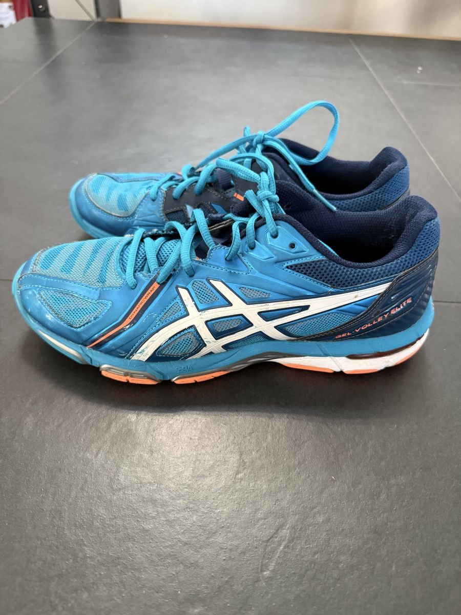 Asics Herrenschuhe: Hallenschuhe Asics Gr. 41.5 – Gebraucht aus Schmitten FR von stl 1