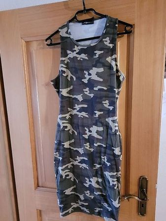 Neues Kleid Grösse L